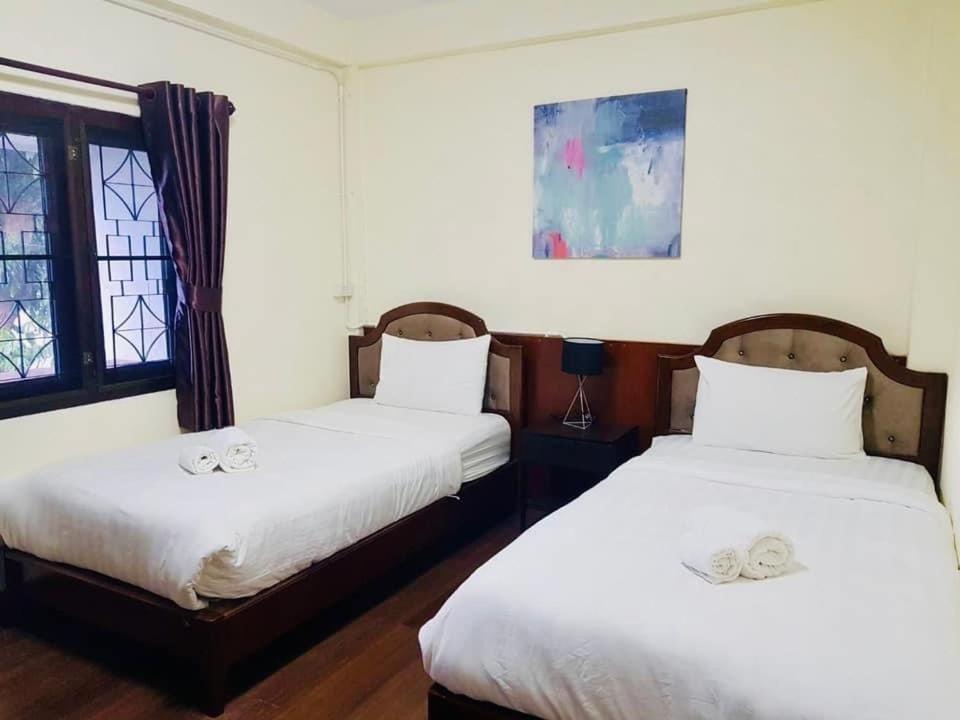 Punyin Hotel Inthanon -ปั้นหยิ่น โฮเทล Chom Thong Buitenkant foto
