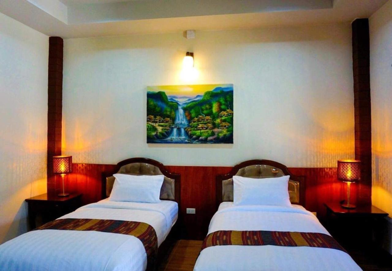 Punyin Hotel Inthanon -ปั้นหยิ่น โฮเทล Chom Thong Buitenkant foto