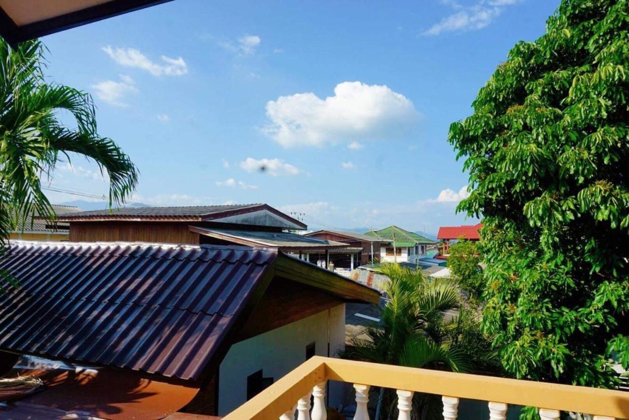 Punyin Hotel Inthanon -ปั้นหยิ่น โฮเทล Chom Thong Buitenkant foto