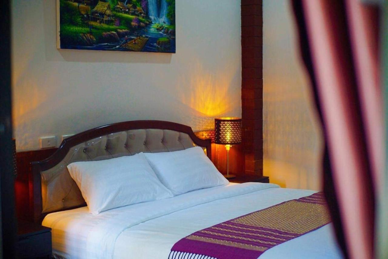 Punyin Hotel Inthanon -ปั้นหยิ่น โฮเทล Chom Thong Buitenkant foto