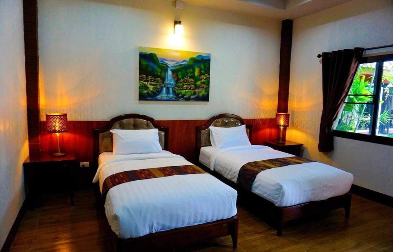 Punyin Hotel Inthanon -ปั้นหยิ่น โฮเทล Chom Thong Buitenkant foto
