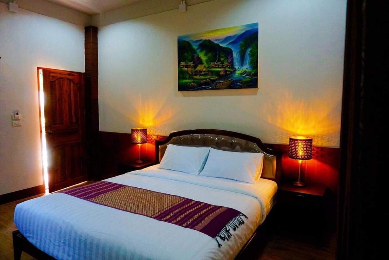 Punyin Hotel Inthanon -ปั้นหยิ่น โฮเทล Chom Thong Buitenkant foto