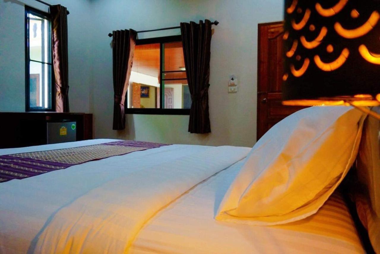Punyin Hotel Inthanon -ปั้นหยิ่น โฮเทล Chom Thong Buitenkant foto