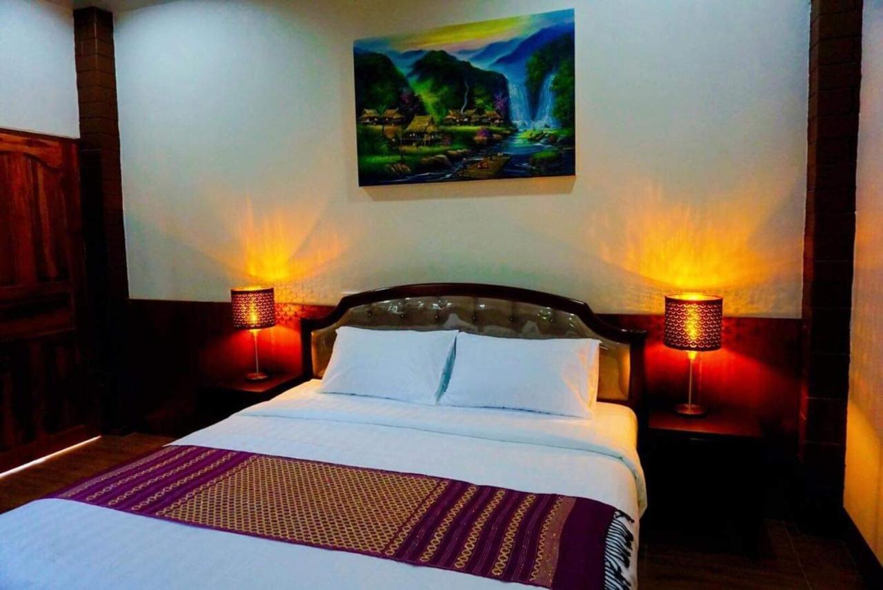 Punyin Hotel Inthanon -ปั้นหยิ่น โฮเทล Chom Thong Buitenkant foto