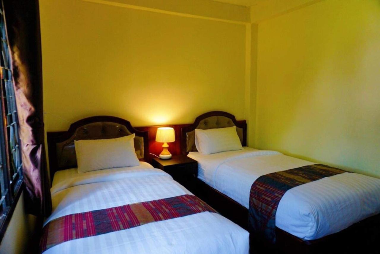 Punyin Hotel Inthanon -ปั้นหยิ่น โฮเทล Chom Thong Buitenkant foto